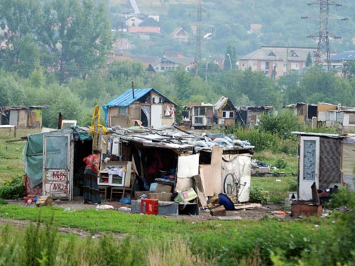 Baia Mare: Anchetă în cazul bebelușului găsit decedat într-o colibă de pe Pirită