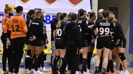 Handbal feminin. Fetele de la Minaur Baia Mare au pierdut net în deplasarea din Rusia