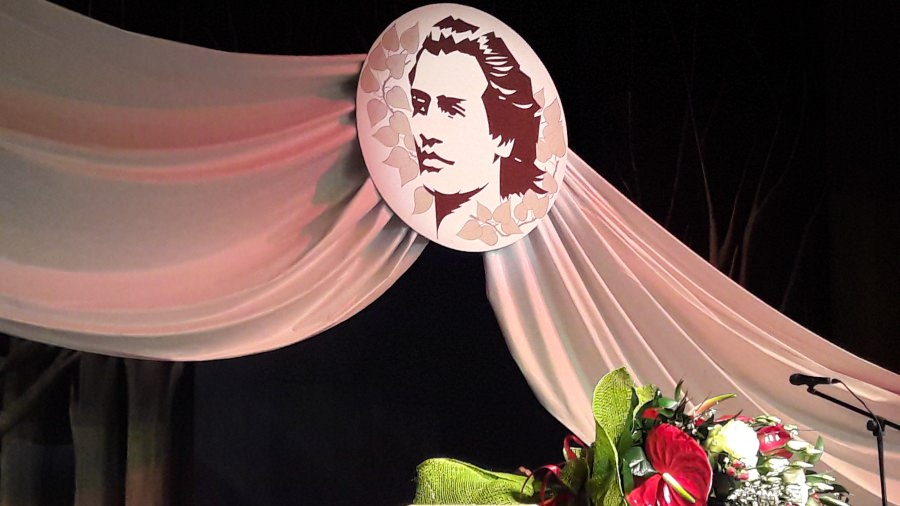 Elevii sunt invitați să se înscrie la Concursul Eparhial artistic „Mihai Eminescu – poet român al rugăciunii și meditației”