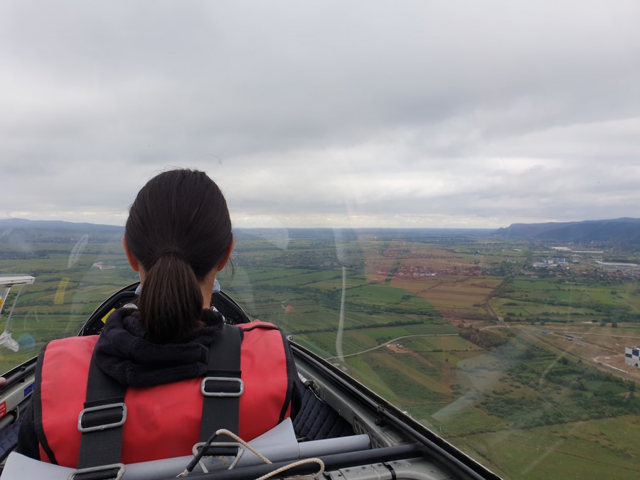 Timp liber: Cursuri de planorism și parașutism la Aeroclubul Baia Mare. Sunt gratuite pentru tinerii de până în 23 de ani. Cum te poți înscrie (FOTO)