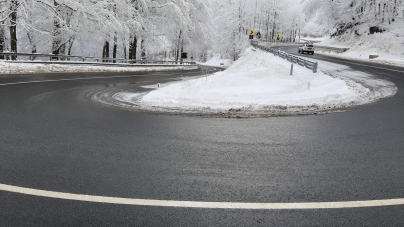 Iarnă în Maramureș: Strat de zăpadă de până la 34 centimetri în zona montană. Cum se circulă pe principalele șosele din județ