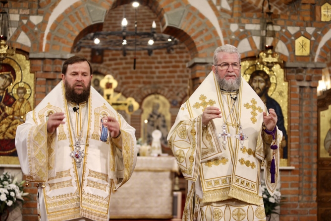 Duminica Floriilor: Ierarhii liturghisesc la Catedrala Episcopală din Baia Mare