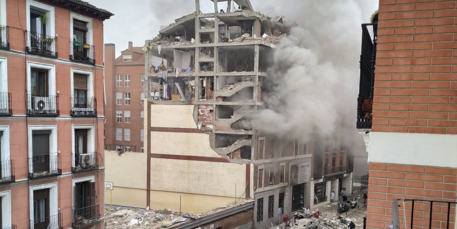 Explozie uriașă în centrul Madridului. Un bloc a fost aproape distrus
