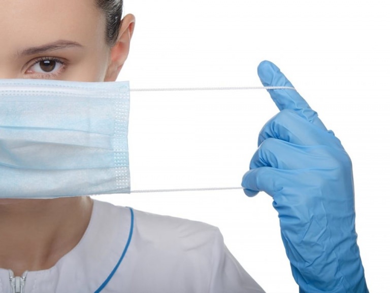 Escroci de pandemie: Trei bucureșteni promiteau că vor vinde măști medicinale farmaciilor din Maramureș. Valoarea prejudiciului, 230.000 de lei