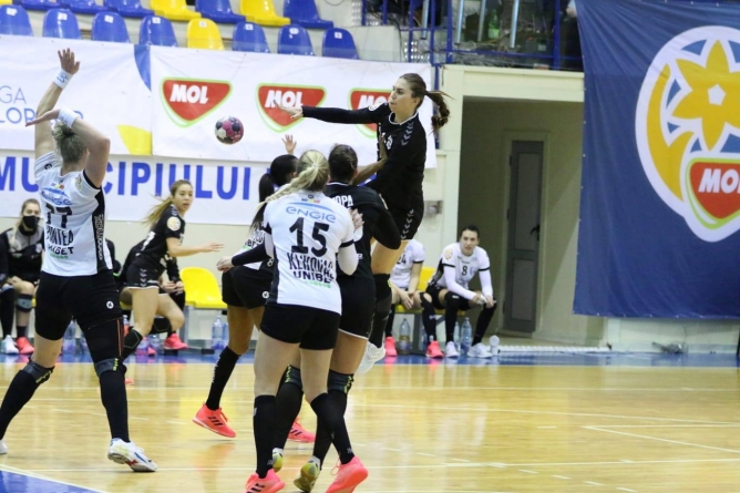 Handbal feminin, Liga Florilor. O mare gură de oxigen pentru CS Minaur Baia Mare după victoria cu Cisnădie