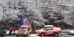 Dimineață cu năbădăi: Un tânăr cu alcool la bord a căzut în gol în zona Minei Cavnic (FOTO)