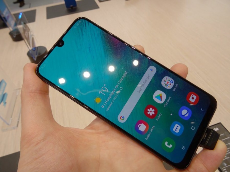 Ghinionul recidivistului: Un maramureșean a ajuns în arest preventiv după ce a săvârșit o tâlhărie pentru un telefon Samsung Galaxy