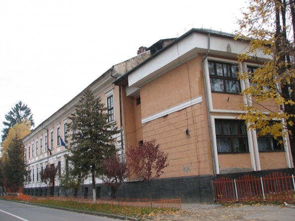 Doliu în învățământul sighetean: A încetat din viață un cunoscut profesor de geografie! A fost director la Școala „Ioan Mihalyi de Apșa”