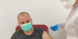 Imunizare: Prefectul județului Maramureș s-a vaccinat astăzi împotriva COVID-19. „Nu am absolut nicio reacție adversă. Îndemn cetățenii să se vaccineze” (FOTO)