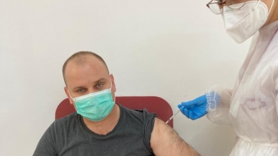 Imunizare: Prefectul județului Maramureș s-a vaccinat astăzi împotriva COVID-19. „Nu am absolut nicio reacție adversă. Îndemn cetățenii să se vaccineze” (FOTO)
