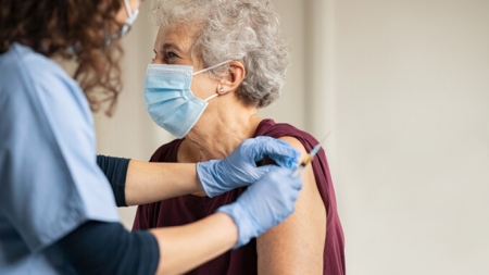 Vaccinarea în Maramureș: Aproape 101.300 persoane au primit cel puțin prima doză de ser anti-COVID-19. Cei mai mulți au fost imunizați cu vaccinul Pfizer
