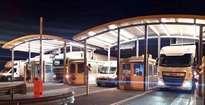 La frontiera cu Ungaria: Trafic intens la automarfare