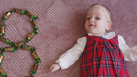 Capace cu suflet: Să o ajutăm pe micuța maramureșeancă Patricia să învingă boala; Trebuie doar să adunăm capace de plastic