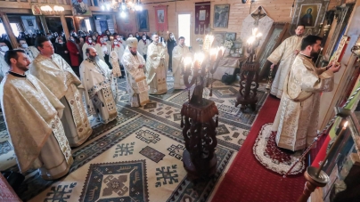 În această duminică: PS Timotei s-a aflat în mijlocul credincioșilor din Șișești (FOTO)