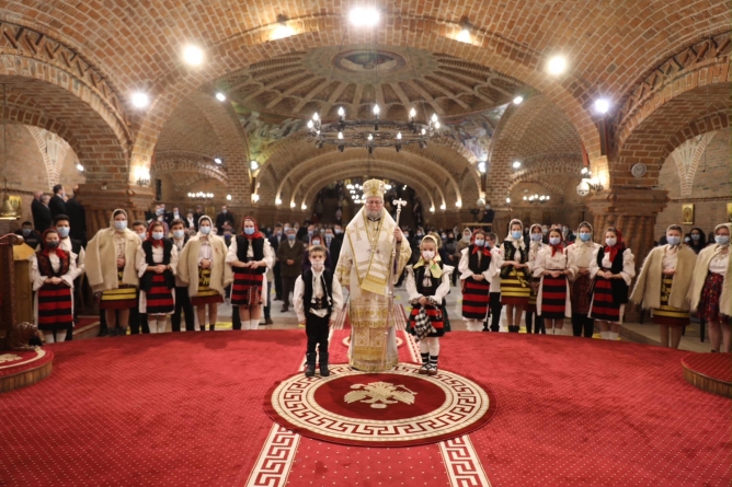 Sfânta Liturghie la Catedrala Episcopală „Sfânta Treime”; PS Iustin a rostit un puternic cuvânt de învățătură (GALERIE FOTO)