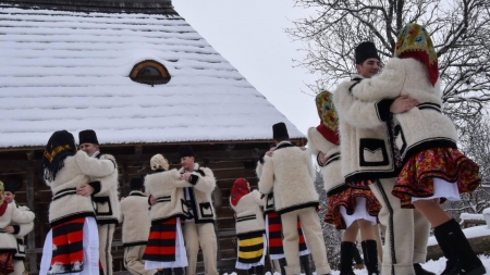 ”Hai la joc de Dragobete!”: Cântecul, jocul și voia bună se reunesc într-un spectacol al tradițiilor românești specifice primăverii