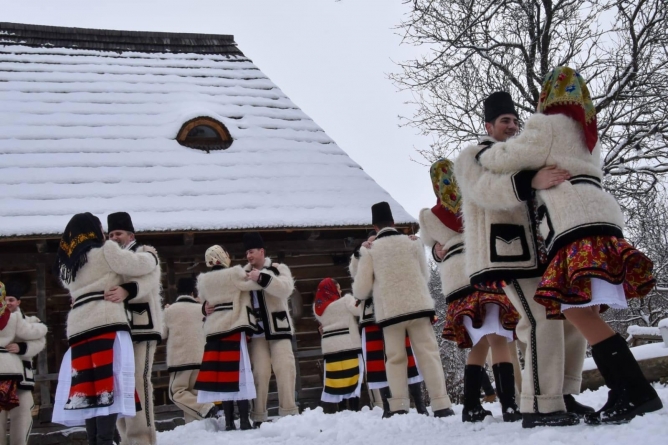 ”Hai la joc de Dragobete!”: Cântecul, jocul și voia bună se reunesc într-un spectacol al tradițiilor românești specifice primăverii