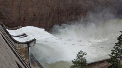 Împotriva inundațiilor: Barajul Firiza se află în faza I de apărare! Din acumulare se evacuează controlat debite. Vezi situația în Maramureș (FOTO)