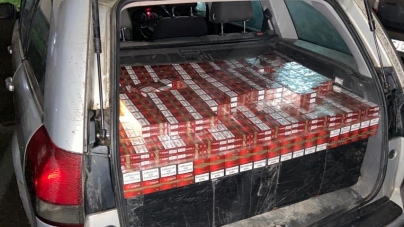 Trei tineri maramureșeni au fost prinși transportând țigări în valoare de aproximativ 60.000 lei (FOTO)