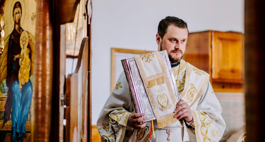 Pr. Adrian Dobreanu: „Anul nou bisericesc este mult mai important și mult mai însemnat decât Anul nou civil, atunci când sar dopurile de la șampanie și ne desfătăm cu toții la miezul nopții”