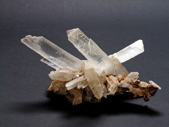 Frumusețile Maramureșului: Un eșantion mineral din gips și calcit, exponatul săptămânii la Muzeul de Mineralogie din Baia Mare (FOTO)