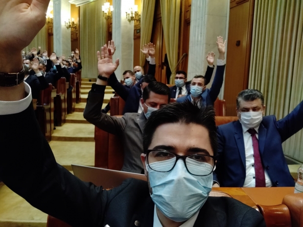 Brian Cristian, deputat USR PLUS de Maramureș: “Suntem pe drumul cel bun. Am reușit să eliminăm pensiile speciale ale parlamentarilor!”