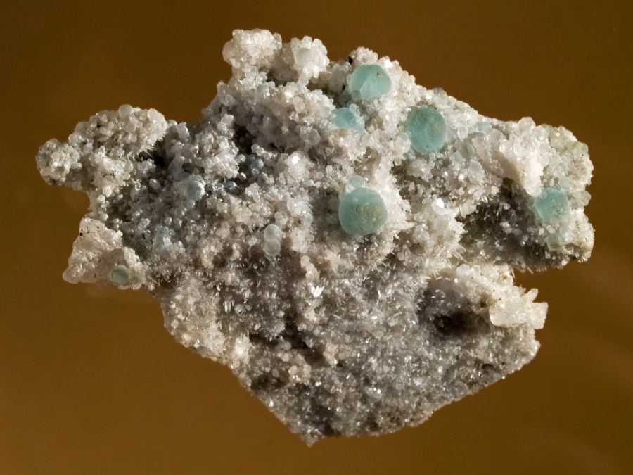 Frumusețile Maramureșului: Un eșantion mineral din fluorină și cuarț, exponatul săptămânii la Muzeul de Mineralogie din Baia Mare (FOTO)