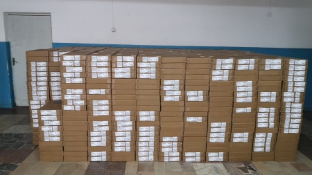 Au sosit cele 1.515 laptopuri în Maramureș; Acestea se vor distribui exclusiv către elevii de liceu