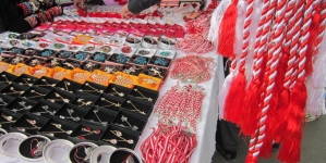 Situație: Se pot oferi mărțisoare și flori la școală de 1 și 8 martie? Ministrul Educației: „Nu am transmis nicio interdicție”