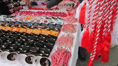 Situație: Se pot oferi mărțisoare și flori la școală de 1 și 8 martie? Ministrul Educației: „Nu am transmis nicio interdicție”