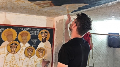 Religie: Pe cuprinsul eparhiei noastre sunt în lucru 19 şantiere de pictură bisericească