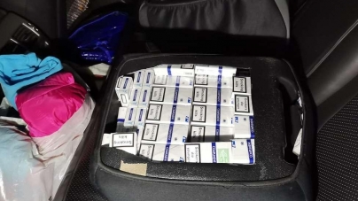 Țigări de contrabandă ascunse în scaune auto pentru copii