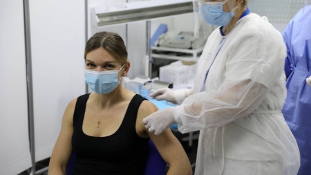 Simona Halep s-a vaccinat anti-COVID-19, astăzi, la Institutul Cantacuzino (FOTO)