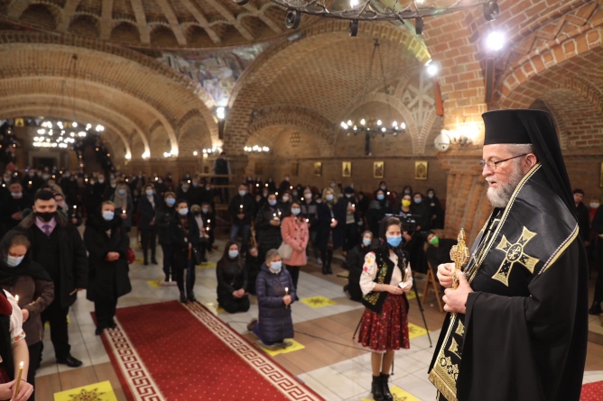 În prima zi a Postului: Slujba Canonului cel Mare la Catedrala Episcopală din Baia Mare (FOTO)