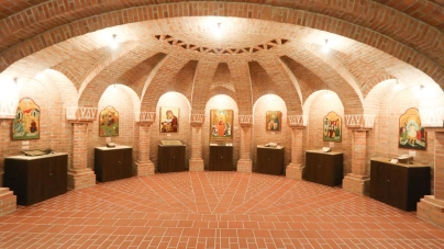 La Catedrala Episcopală din Baia Mare: A fost vernisată expoziția de icoane „Chipuri din veac, în veci” (FOTO)
