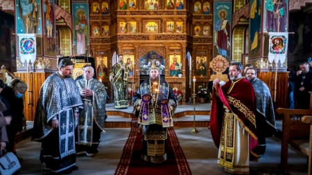 Sfânta Liturghie a Darurilor înainte sfințite la Parohia Baia Borșa (FOTO)