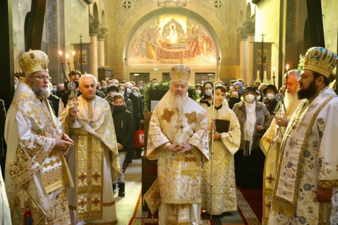 PS Iustin a slujit la hramul Mitropoliei Clujului, Maramureșului și Sălajului (GALERIE FOTO)