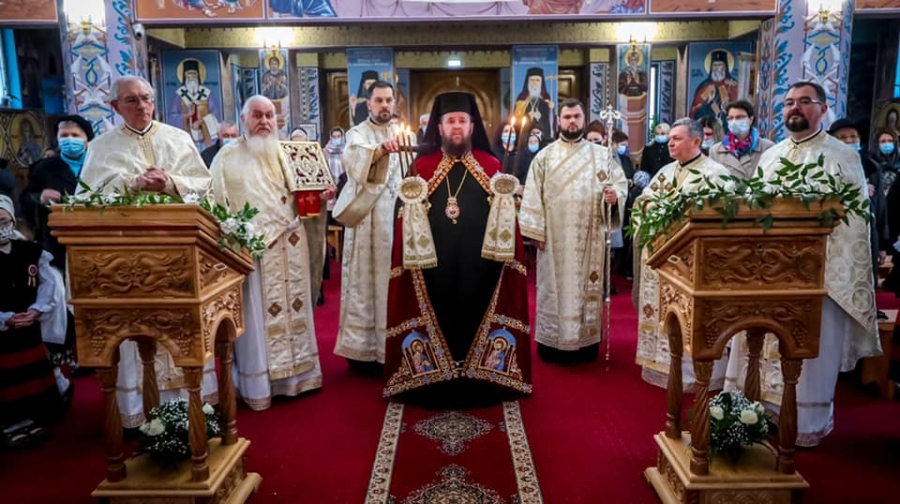 Sfânta Liturghie în Parohia „Sfântul Prooroc Ilie” din Baia Mare (FOTO)