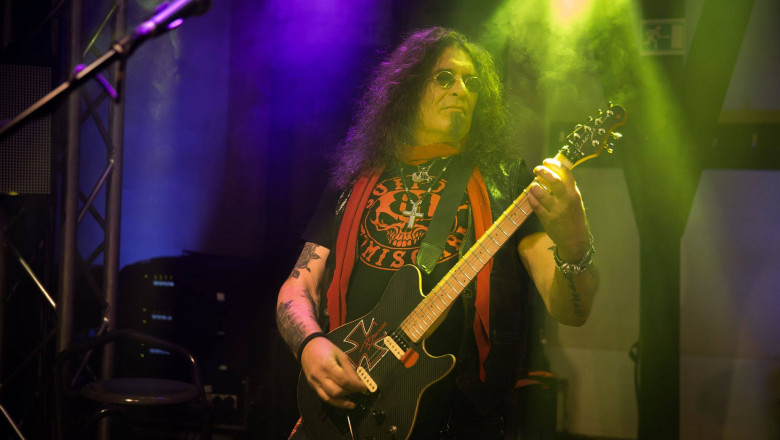 Trist: Liderul trupei Cargo, Adi Bărar, a murit după ce a fost infectat cu Covid-19. Fișa biografică a artistului