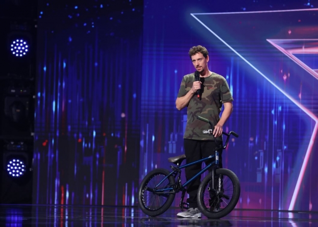 Show TV: Băimăreanul Alin Moldovan și-a prezentat, la „Românii au talent”, pasiunea pentru BMX într-o manieră inedită (VIDEO ȘI FOTO)