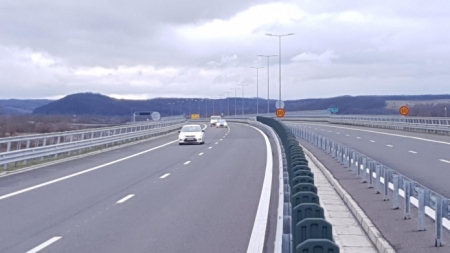 Oficial: Contracte semnate pentru studiile de fezabilitate a două tronsoane din „Autostrada Nordului”, Baia Mare-Suceava. Vezi cine sunt câștigătorii