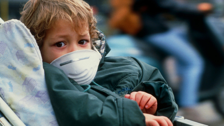 Studiu: Copiii cu vârste sub zece ani produc mai mulți anticorpi împotriva COVID-19