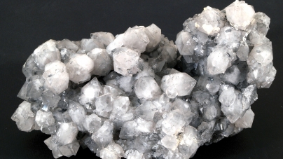 Frumusețile Maramureșului: Un eșantion mineral din cuarț și sfalerit, exponatul săptămânii la Muzeul de Mineralogie din Baia Mare (FOTO)