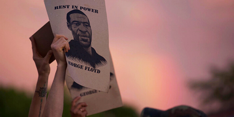 Decizie: Daune de 27 de milioane de dolari pentru familia lui George Floyd, bărbatul de culoare ucis anul trecut, în SUA