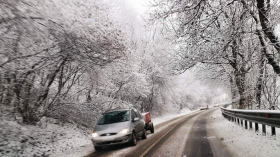 La marginea dintre anotimpuri: Strat de zăpadă de până la 79-80 centimetri în Maramureș. Vezi cum se circulă pe principalele șosele din județ