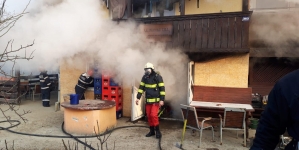 Actualizare: 112: Magazin alimentar cuprins de flăcări în Dumbrăvița (FOTO)