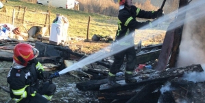 Incendiu criminal în Maramureș: Femeie de 52 de ani găsită decedată într-o casă din Petrova (FOTO)