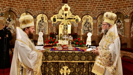 Unde liturghisesc ierarhii în această duminică