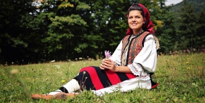 Maramureșeanca Maria Mihali, artista născută în ziua de Paști: „Am purtat acest lucru toată viața ca fiind cea mai frumoasă binecuvântare” (FOTO)