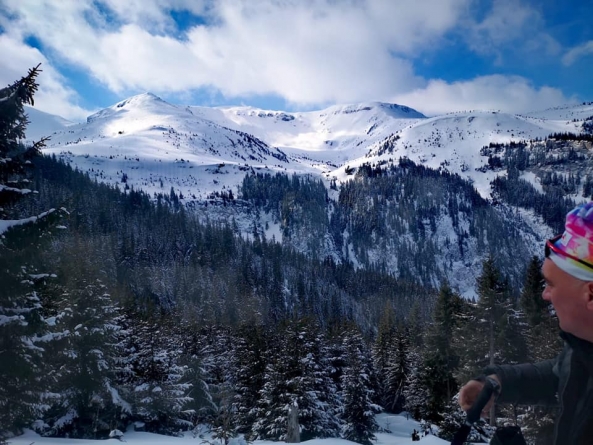 Maramureș: Strat de zăpadă în scădere în zona montană înaltă. Vremea se va răcori și revin furtunile